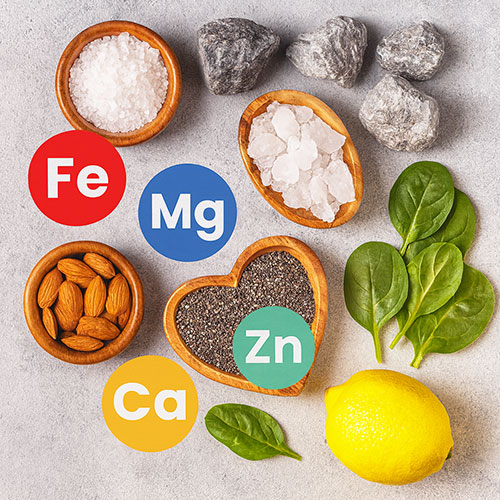 <b>MINERALSTOFFE</b>